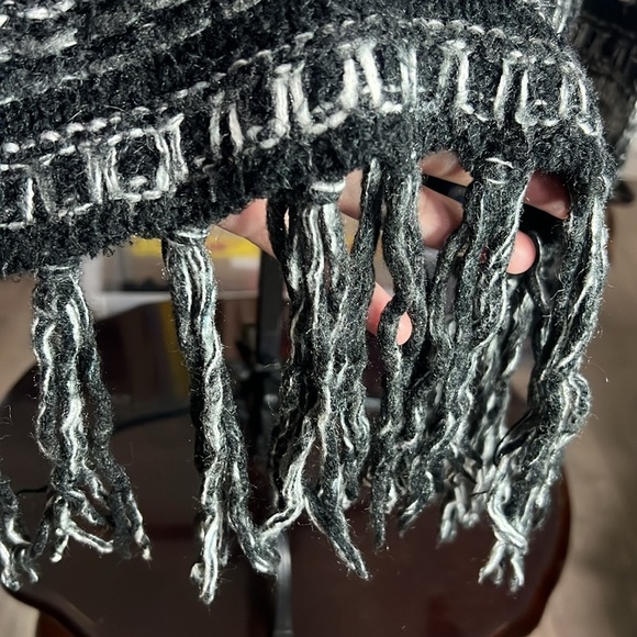 REITMANS Fuzzy Black Knit Sweater Oversize Small Cable Knit Pullover Tied Hem - Picture 7 of 9